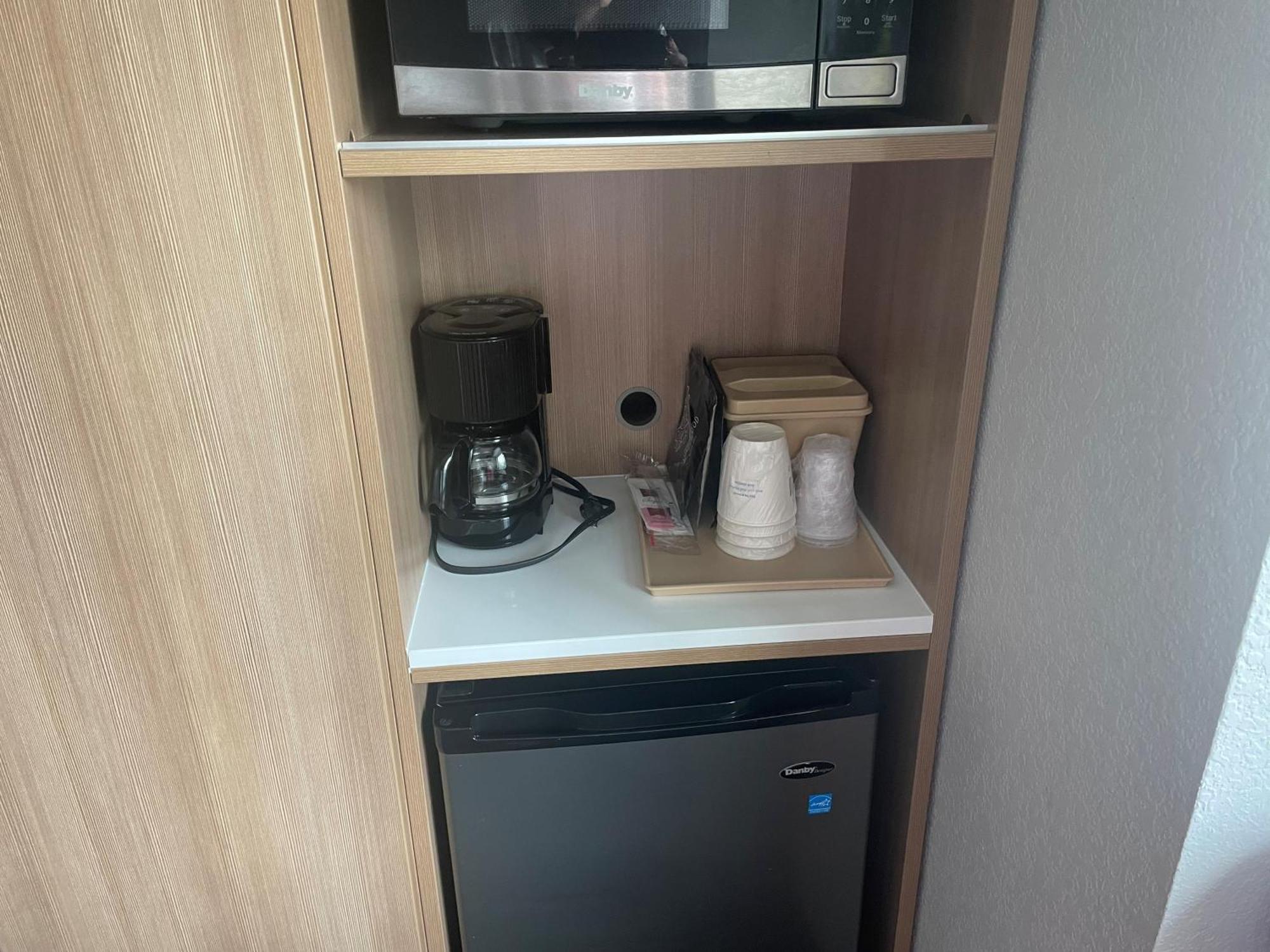 Microtel Inn & Suites By Wyndham Liberty Ne Kansas City Area Экстерьер фото